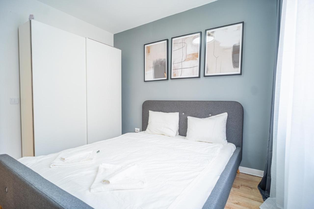 Refreshingly Chic: Newly Renovated 2Br Apartment Bucarest Exterior foto
