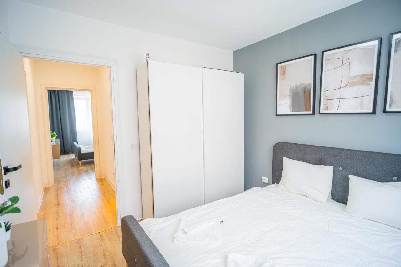 Refreshingly Chic: Newly Renovated 2Br Apartment Bucarest Exterior foto
