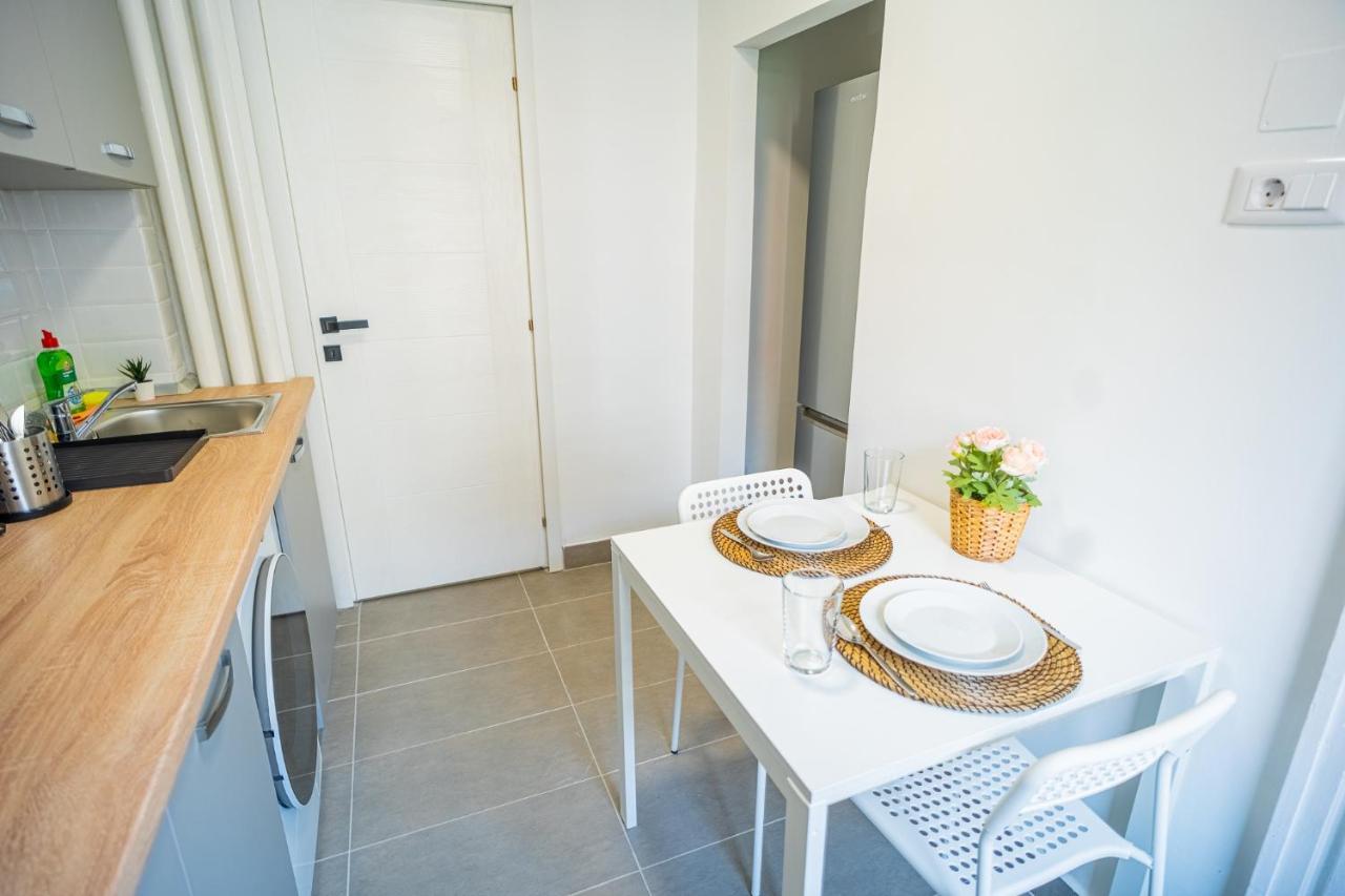 Refreshingly Chic: Newly Renovated 2Br Apartment Bucarest Exterior foto